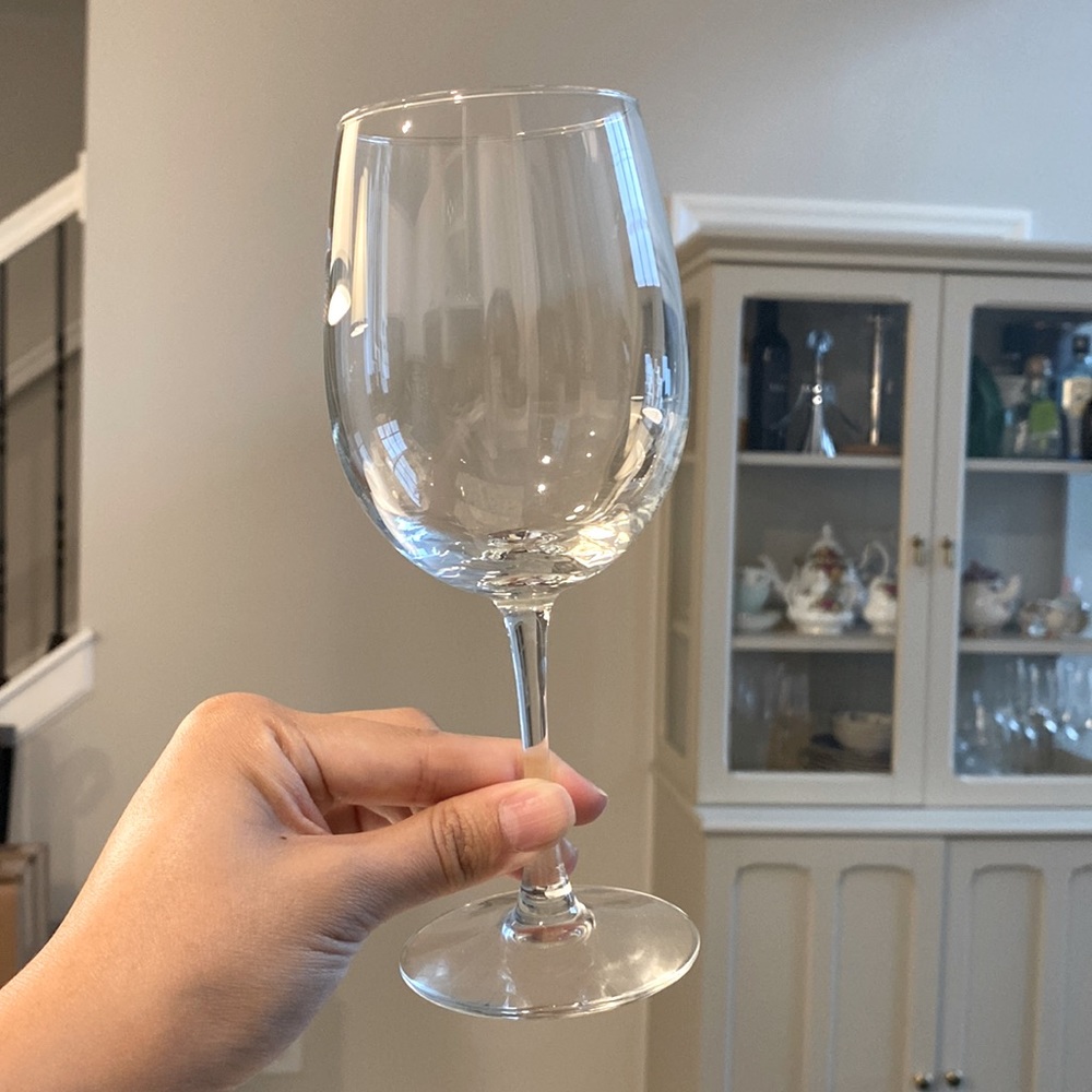 Wine glasses (Set of 4)